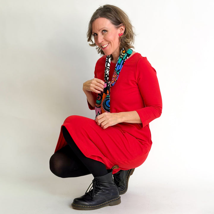 Ajaton collegemekko | MANSIKANPUNAINEN