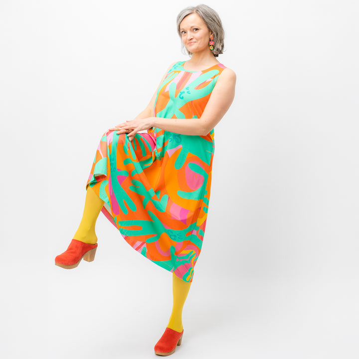 Hulmuhelma Maxi Dress | JÄTTIJÄNIKSET